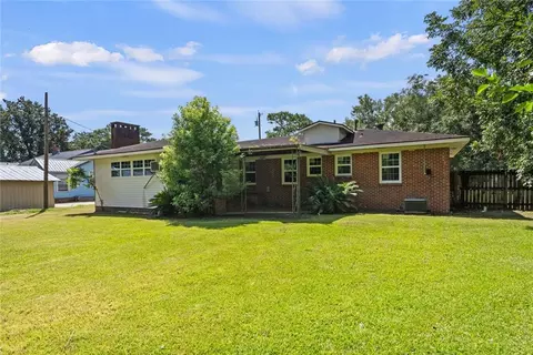 Exterior - 112 Sutherland Dr, Chickasaw, AL 36611 photo 7 of 11