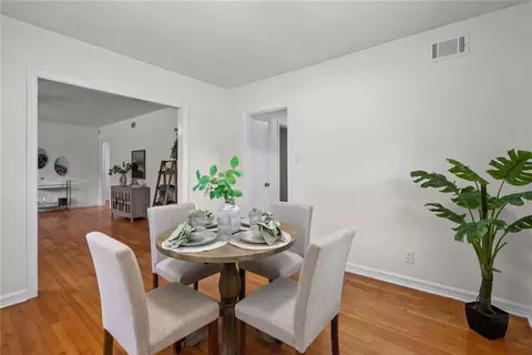 Dining - 112 Sutherland Dr, Chickasaw, AL 36611 photo 2 of 4