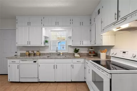 Kitchen - 112 Sutherland Dr, Chickasaw, AL 36611 photo 1 of 3