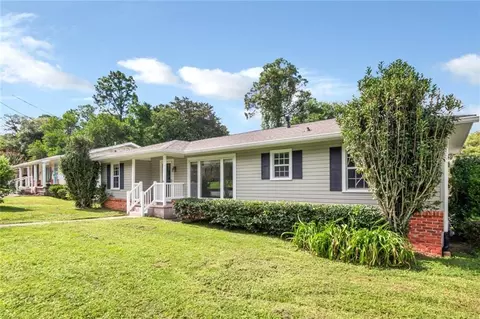 Exterior - 5400 Lusann Dr N, Mobile, AL 36608 photo 8 of 10