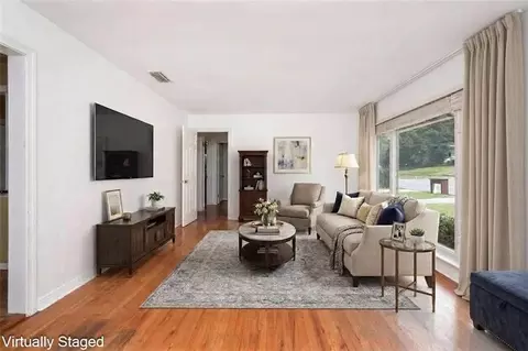 Living - 5400 Lusann Dr N, Mobile, AL 36608 photo 4 of 4