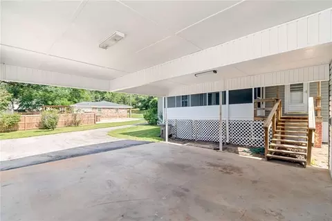 Exterior - 5400 Lusann Dr N, Mobile, AL 36608 photo 5 of 10
