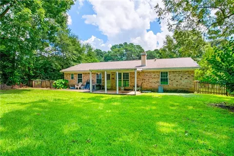 Exterior - 3088 Olde Gate Rd, Mobile, AL 36695 photo 7 of 9