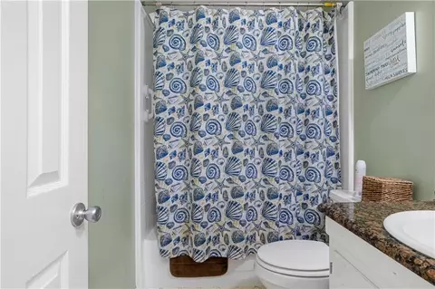 Bath - 3088 Olde Gate Rd, Mobile, AL 36695 photo 2 of 3