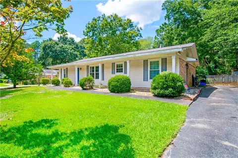 Exterior - 3088 Olde Gate Rd, Mobile, AL 36695 photo 2 of 9