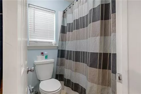 Bath - 3088 Olde Gate Rd, Mobile, AL 36695 photo 3 of 3