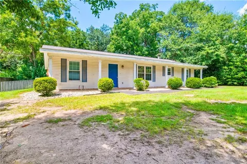 Exterior - 3088 Olde Gate Rd, Mobile, AL 36695 photo 4 of 9