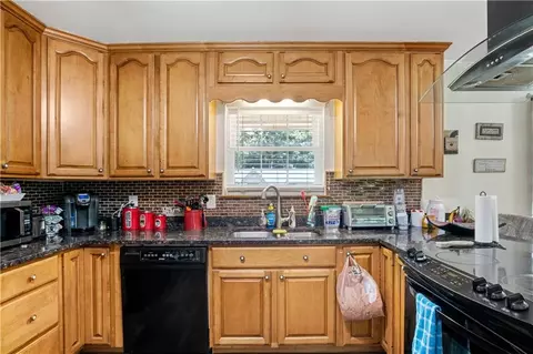Kitchen - 3088 Olde Gate Rd, Mobile, AL 36695 photo 3 of 4