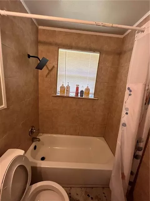 Bath - 4775 Kirkwell Dr, Mobile, AL 36619 photo 1 of 2