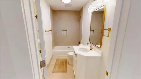 Bath - 22 Hurlbert St, Mobile, AL 36607 photo 4 of 4