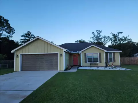 226 Lakefront Cir, Summerdale, AL 36580