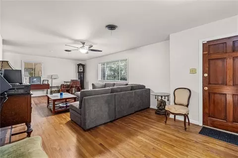 Living - 269 Hillcrest Dr, Mobile, AL 36609 photo 1 of 5