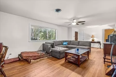 Living - 269 Hillcrest Dr, Mobile, AL 36609 photo 2 of 5