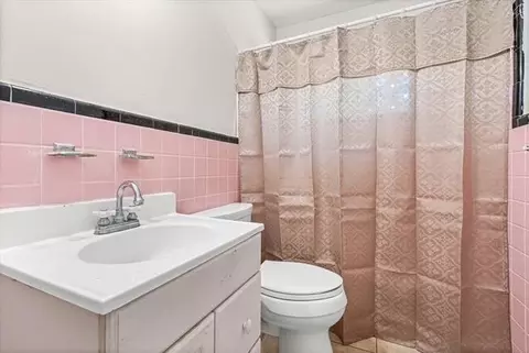 Bath - 269 Hillcrest Dr, Mobile, AL 36609 photo 2 of 2