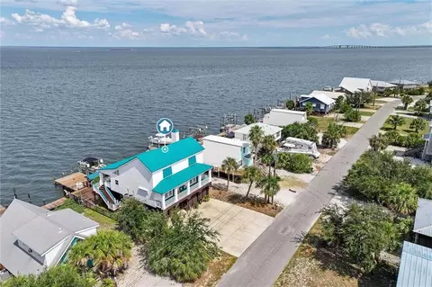 327 Port Royal St, Dauphin Island, AL 36528