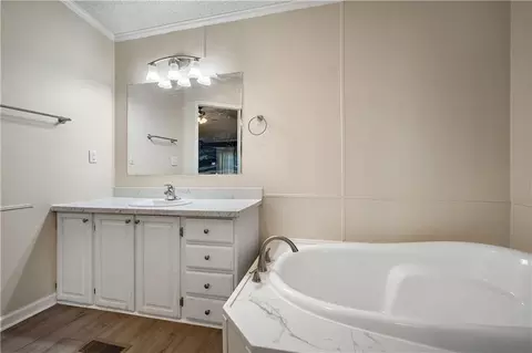 Bath - 5263 Quimby Dr, Mobile, AL 36619 photo 2 of 3
