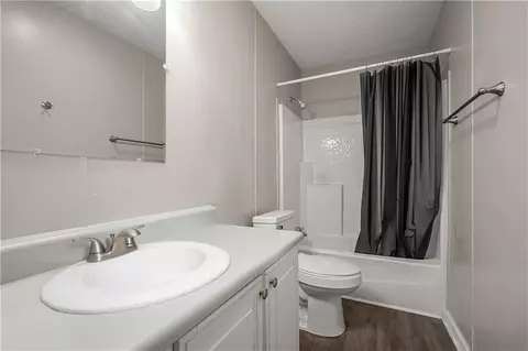 Bath - 5263 Quimby Dr, Mobile, AL 36619 photo 3 of 3