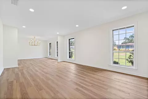 Living - 241 Suzanne Cir, Mobile, AL 36608 photo 1 of 7