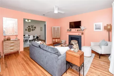 Living - 259 Crenshaw St, Mobile, AL 36606 photo 1 of 3