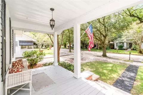 Exterior - 259 Crenshaw St, Mobile, AL 36606 photo 9 of 15