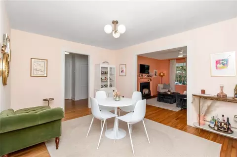 Dining - 259 Crenshaw St, Mobile, AL 36606 photo 3 of 4