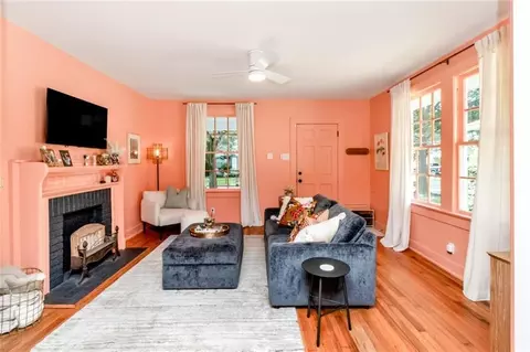 Living - 259 Crenshaw St, Mobile, AL 36606 photo 3 of 3
