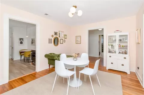 Dining - 259 Crenshaw St, Mobile, AL 36606 photo 2 of 4