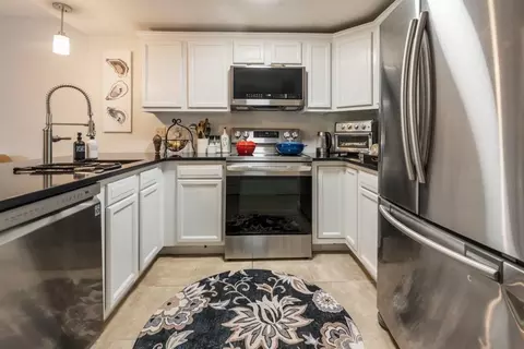Kitchen - 3655 Old Shell Rd #604, Mobile, AL 36608 photo 1 of 3