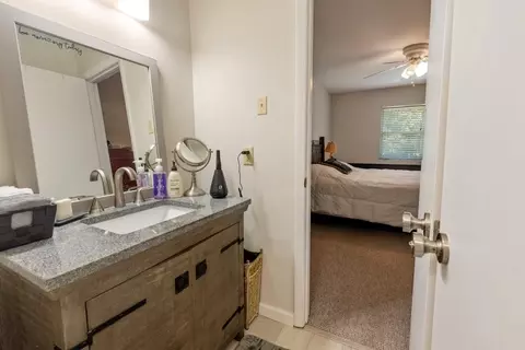 Bath - 3655 Old Shell Rd #604, Mobile, AL 36608 photo 4 of 4