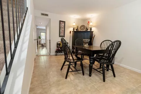Dining - 3655 Old Shell Rd #604, Mobile, AL 36608 photo 1 of 1