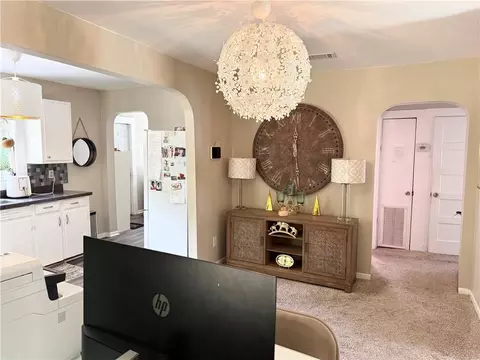 Entry Way - 1820 Riverside Dr, Mobile, AL 36605 photo 2 of 3