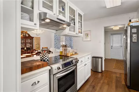 Kitchen - 205 Wacker Ln S, Mobile, AL 36608 photo 2 of 5