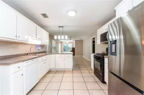 Kitchen - 3256 Zimlich Ave, Mobile, AL 36608 photo 2 of 5