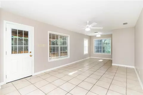 Living - 3256 Zimlich Ave, Mobile, AL 36608 photo 3 of 6
