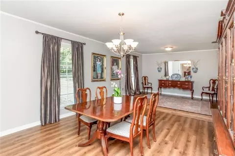 Dining - 3520 Springwood Dr E, Mobile, AL 36608 photo 2 of 3