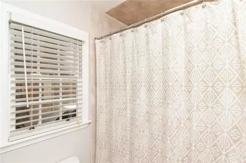 Bath - 3520 Springwood Dr E, Mobile, AL 36608 photo 3 of 5