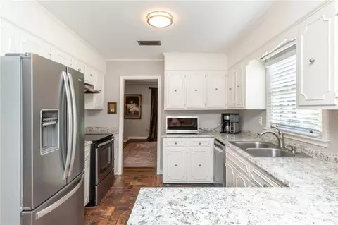 Kitchen - 3520 Springwood Dr E, Mobile, AL 36608 photo 4 of 6