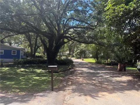 Exterior - 5105 Norton Ln, Mobile, AL 36608 photo 4 of 8