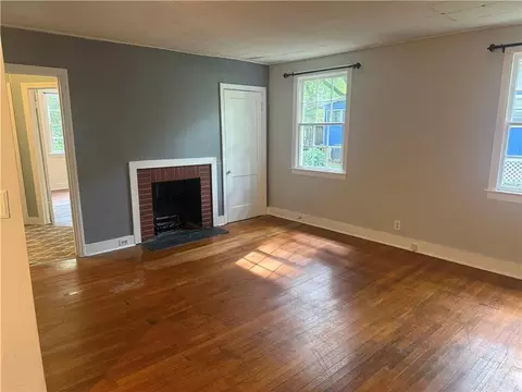 Living - 5105 Norton Ln, Mobile, AL 36608 photo 1 of 1