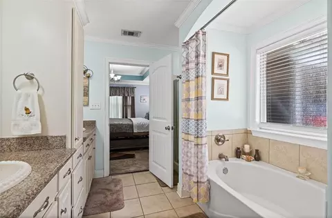 Bath - 10999 Lott Rd, Chunchula, AL 36521 photo 1 of 2