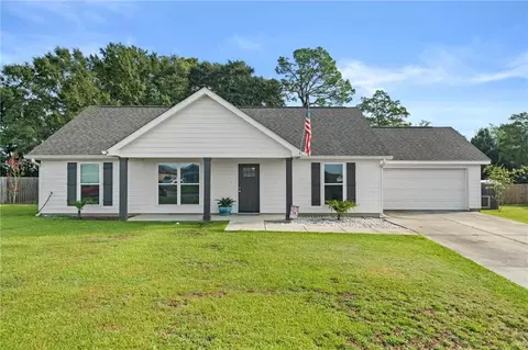 228 Lakefront Cir, Summerdale, AL 36580