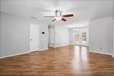 Living - 1081 Valley View Ct, Mobile, AL 36695 photo 2 of 4