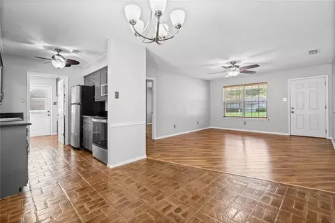 Living - 1081 Valley View Ct, Mobile, AL 36695 photo 4 of 4