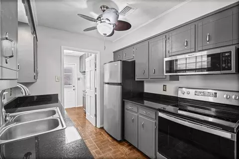 Kitchen - 1081 Valley View Ct, Mobile, AL 36695 photo 1 of 3