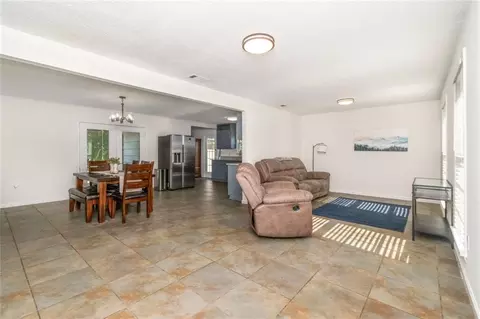 Living - 288 Mayflower St, Mobile, AL 36609 photo 1 of 3