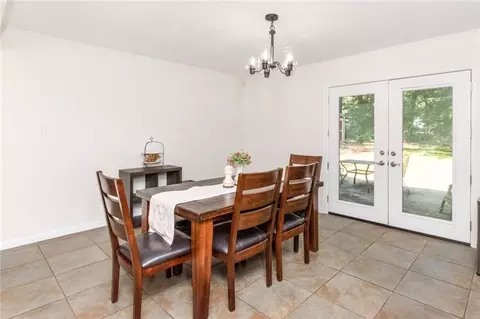 Dining - 288 Mayflower St, Mobile, AL 36609 photo 1 of 3