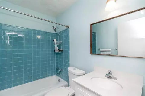 Bath - 288 Mayflower St, Mobile, AL 36609 photo 2 of 2