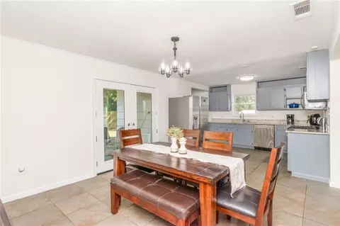 Dining - 288 Mayflower St, Mobile, AL 36609 photo 2 of 3