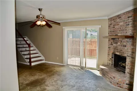Living - 6421 Cedar Bend Ct #A, Mobile, AL 36608 photo 1 of 6