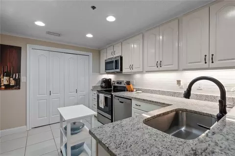 Kitchen - 100 Tower Dr #101, Daphne, AL 36526 photo 5 of 5